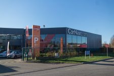 CarNext.com transforme son site logistique en espace de vente de voitures d’occasion