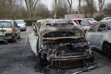Cinq voitures incendiées au square Louis Pergaud